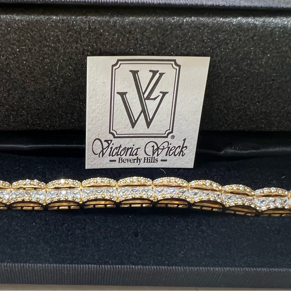 💛 NEW VICTORIA WIECK BRACELET - Picture 3 of 3